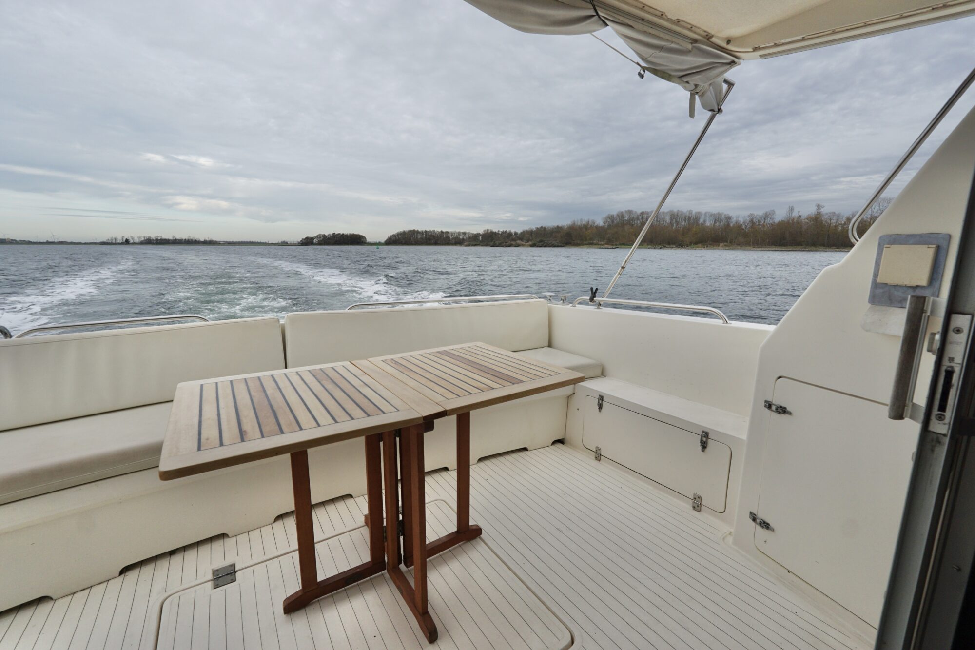 foto: 34 Princess Princess 415 FB