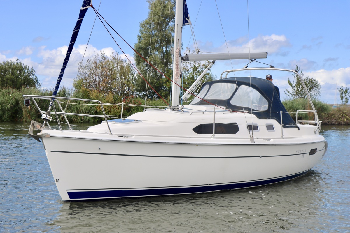 hoofdfoto: 1 Hunter 306