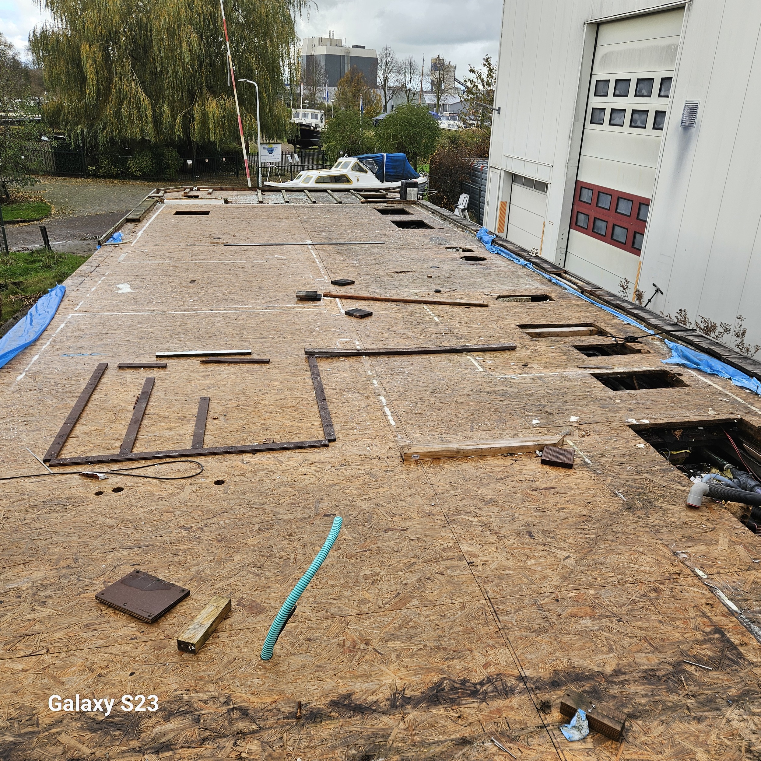 foto: 9 LST Boatin (onderstel) Houseboat