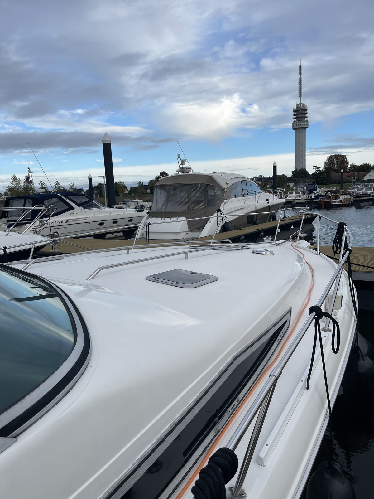 foto: 16 Sea Ray 310 Sundancer 