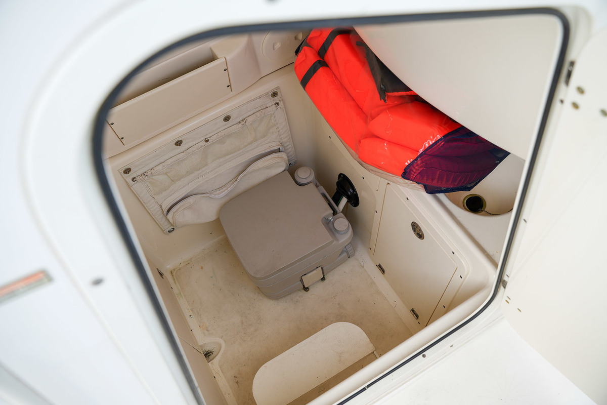 foto: 19 Boston Whaler 270 Outrage