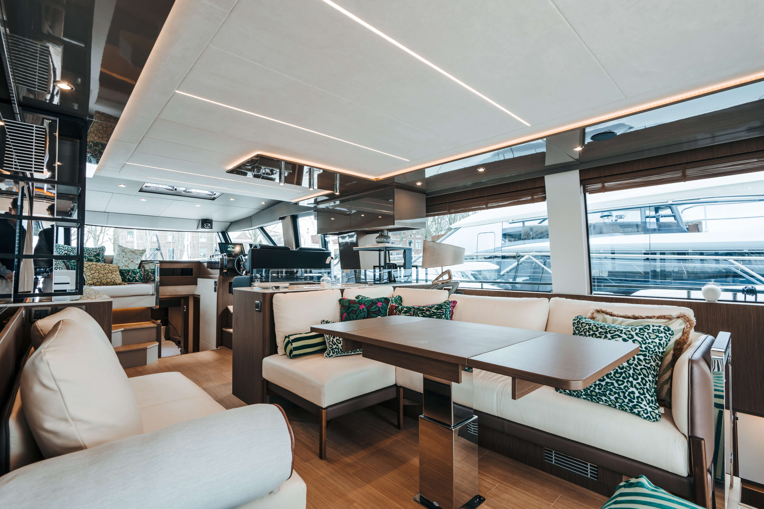 foto: 11 Prestige X60 Flybridge #08