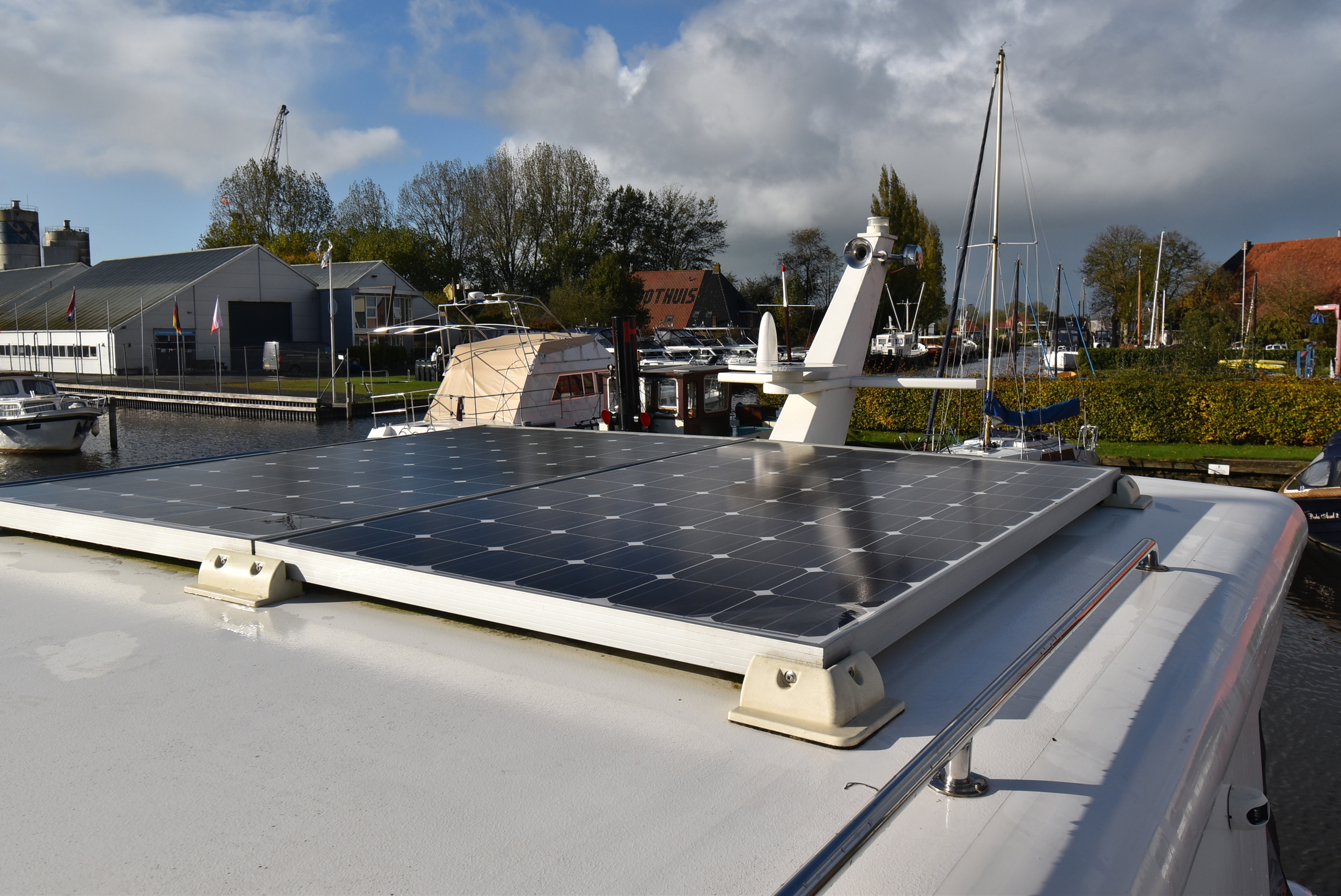 foto: 12 Motor Catamaran 12.5