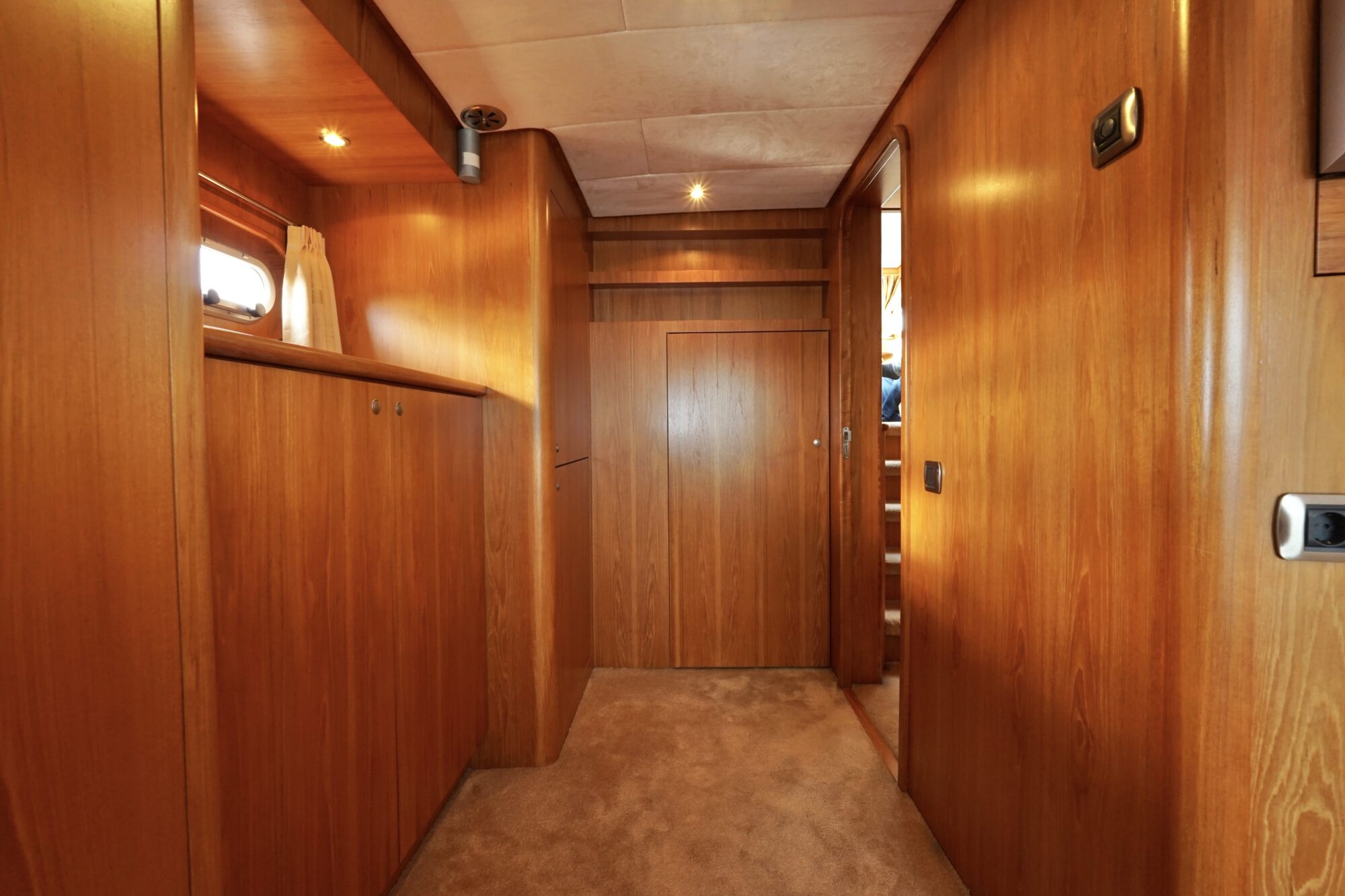 foto: 31 Van den Hoven Van den Hoven Exclusive 18.00 VS