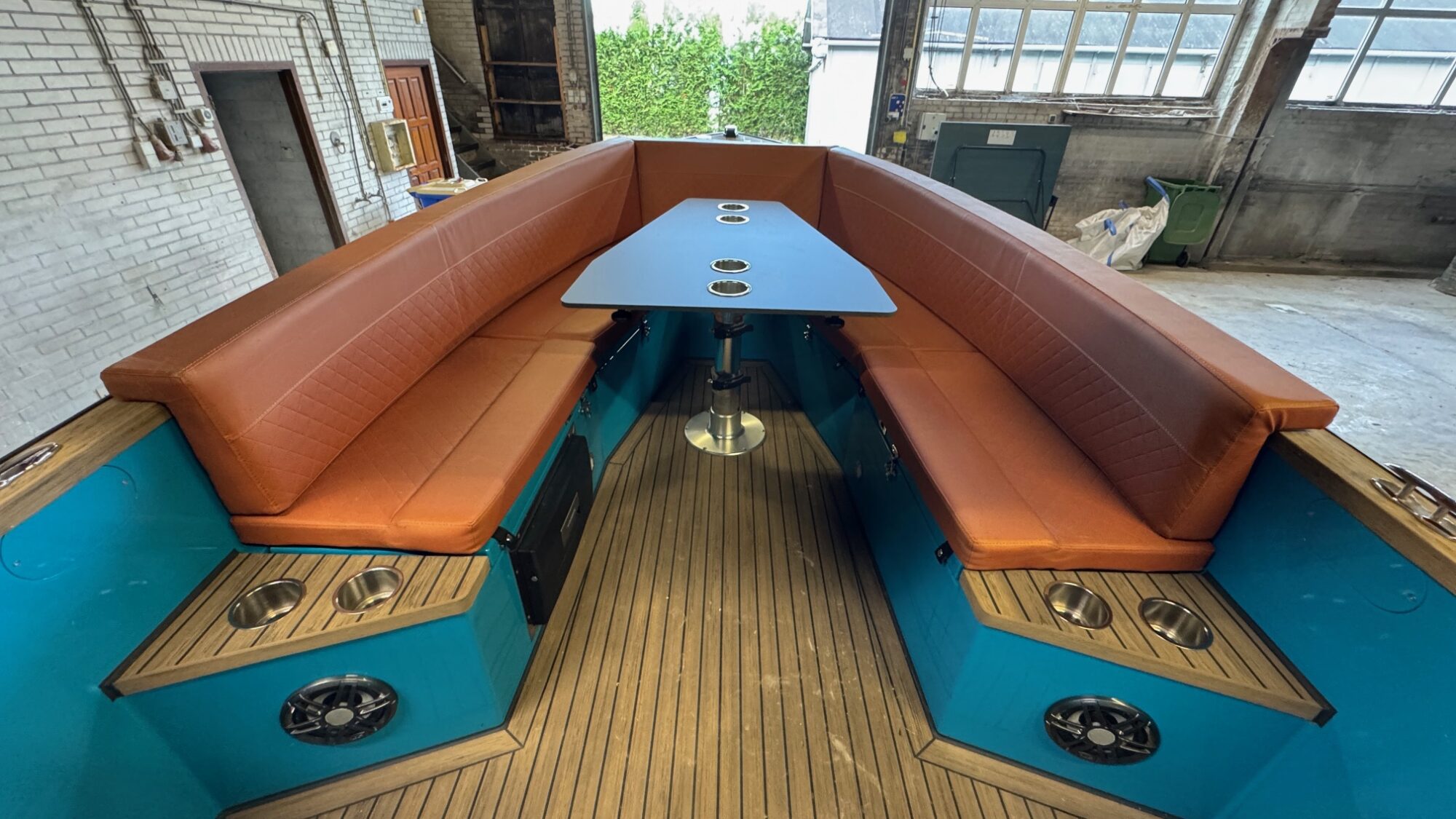 foto: 16 Futuro Boats Futuro ZX-20L Tender