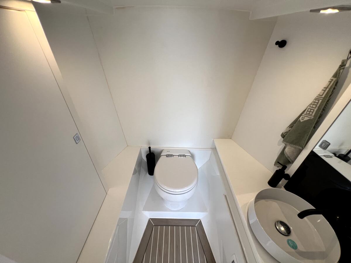 foto: 19 Vandutch 32 - Diesel