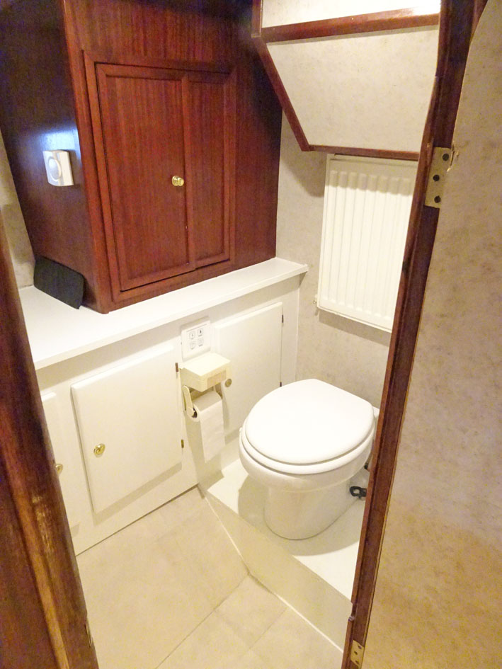 foto: 29 Trawlerjacht 48, zeegaand