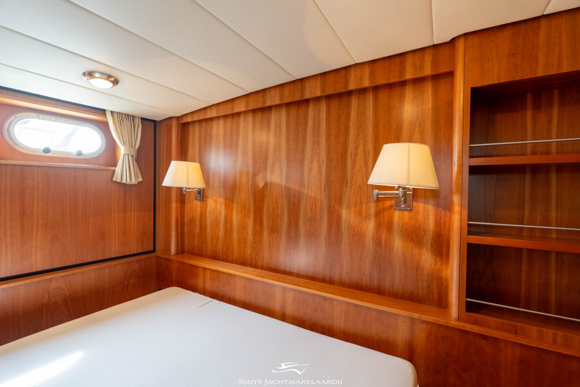 foto: 37 Linssen Linssen Grand Sturdy 43.9 AC