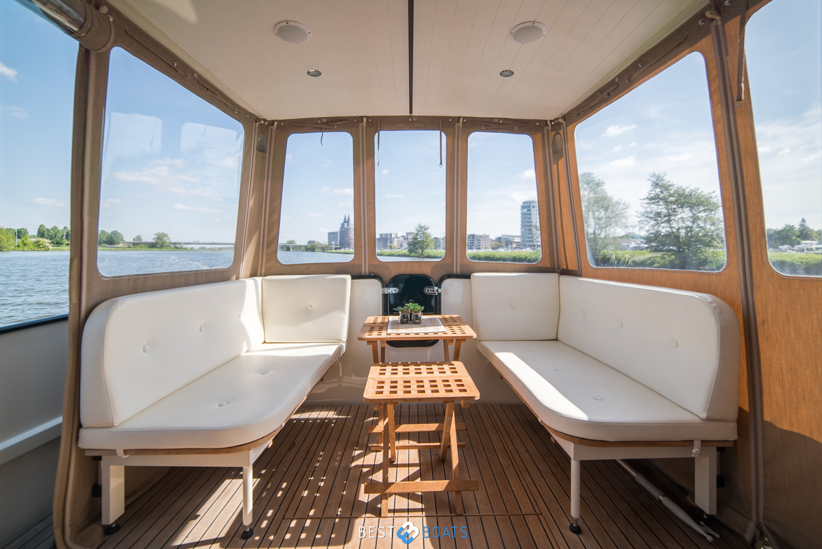 foto: 9 Linssen  Classic Sturdy 36 Sedan Deck Bridge