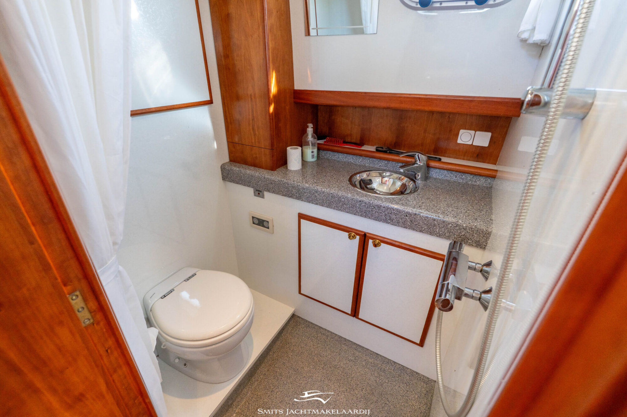 foto: 64 Tryvia Tryvia 1100 OK Cabrio Spiegeldeur