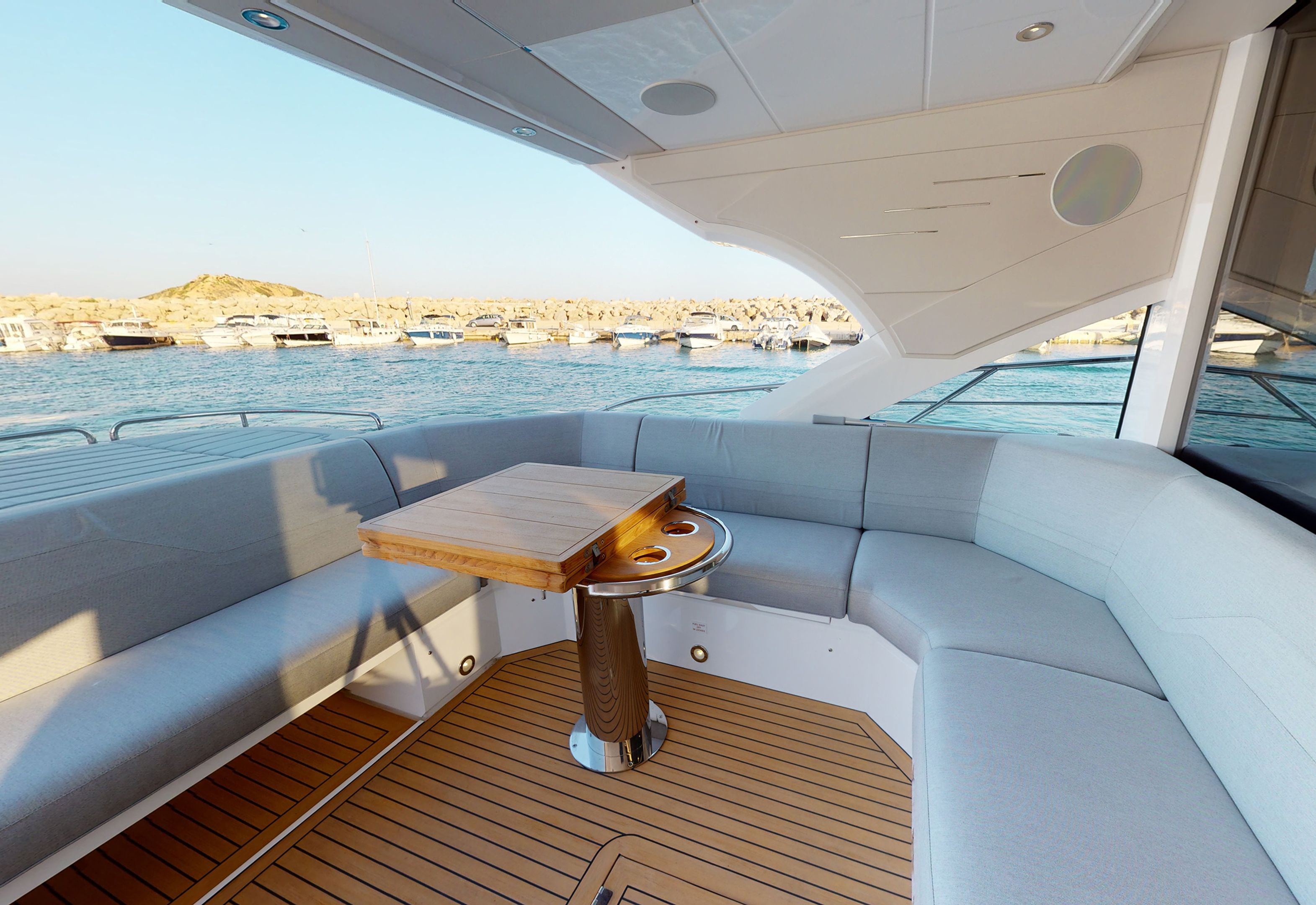 foto: 6 Sunseeker Predator 60 Evo