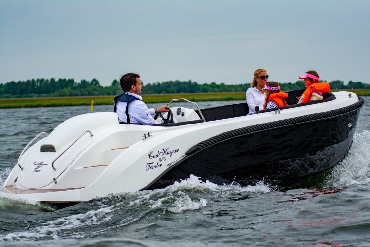 foto: 5 Oud Huijzer 600 Tender al 24 JAAR KWALITIEIT !!