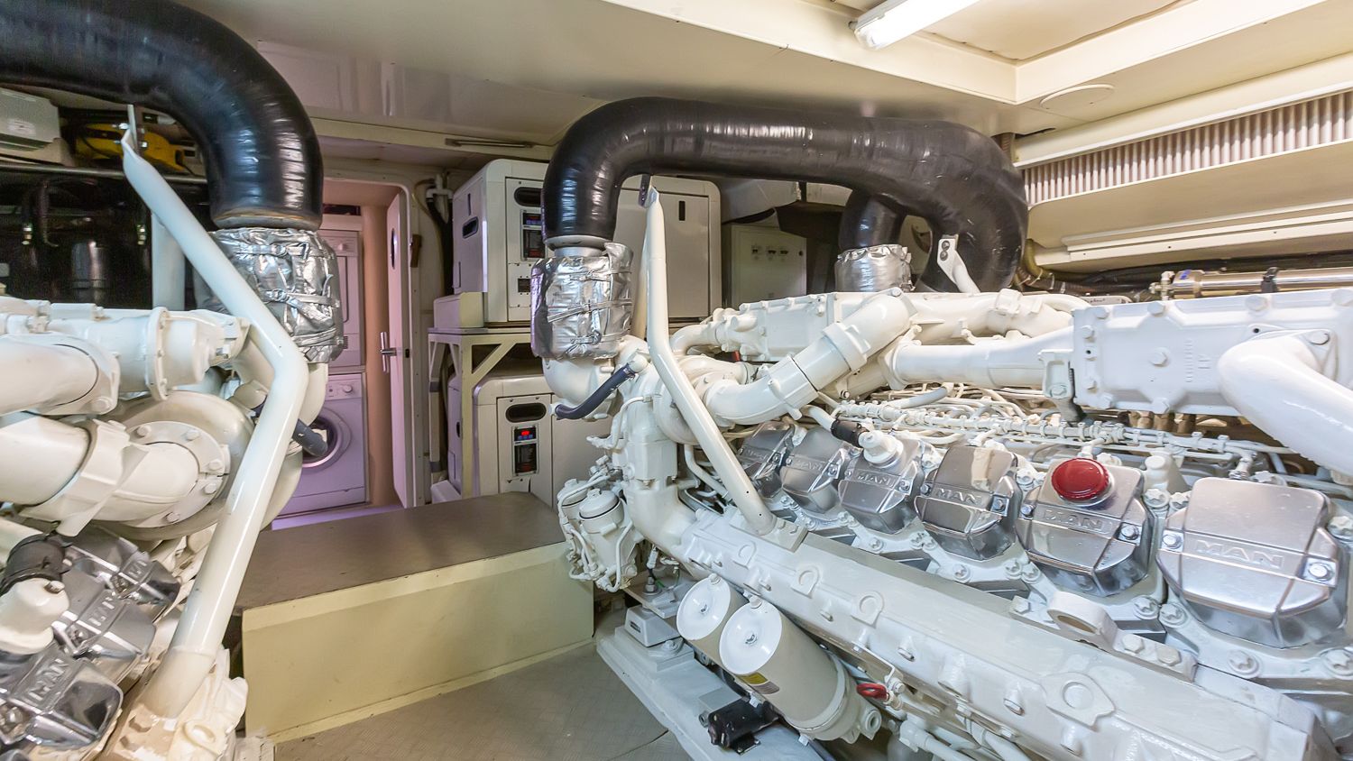 foto: 8 Ferretti  731