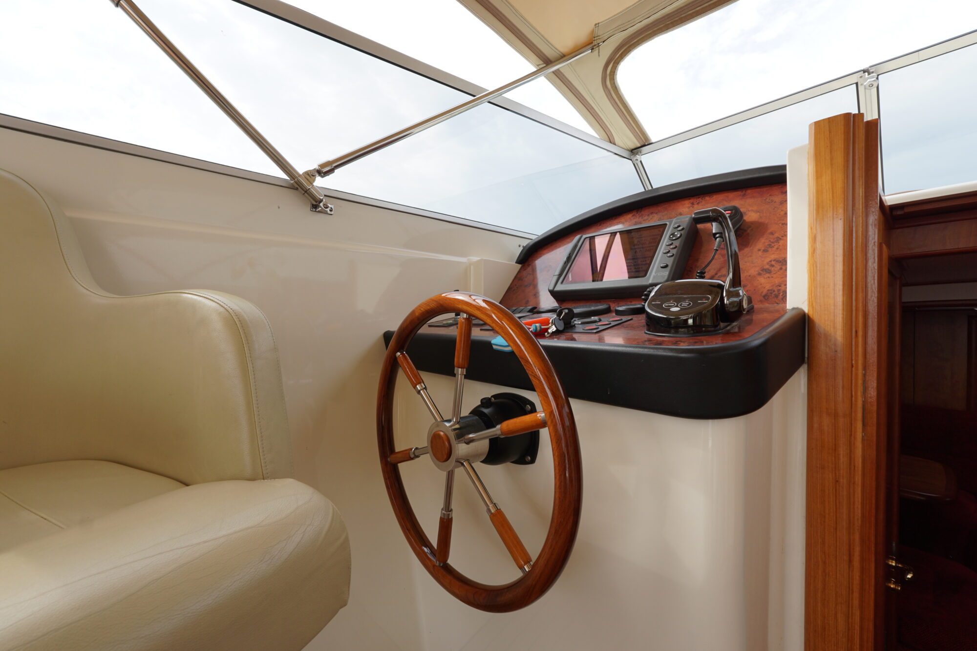 foto: 23 Tryvia Tryvia 1100 OK Cabrio Spiegeldeur