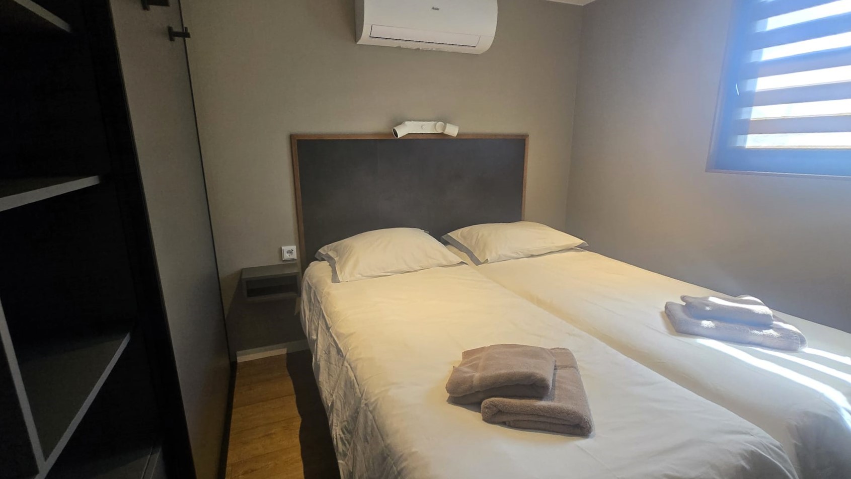 foto: 38 Koopligplaats Sneekermeer Met Apart Te Koop Houseboat 1460 X 500