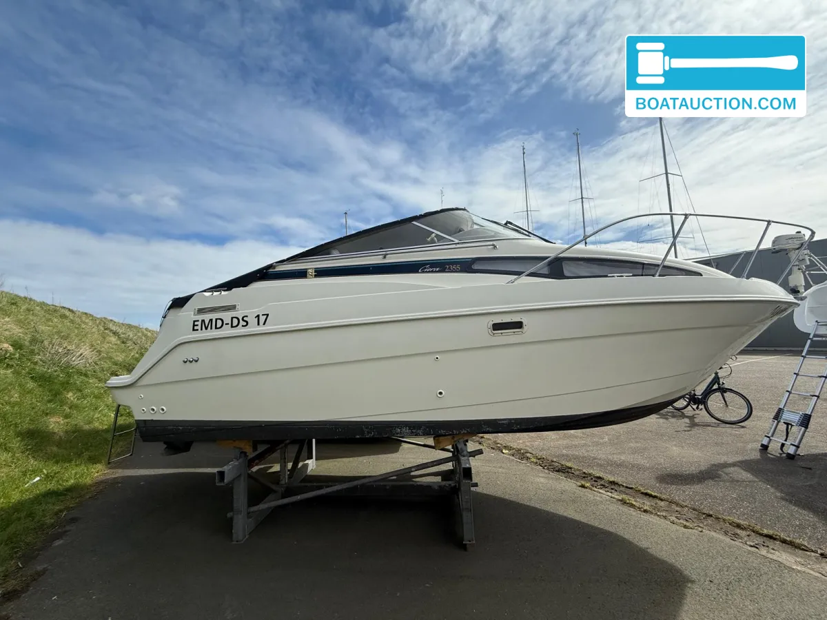 foto: 7 Bayliner 2355