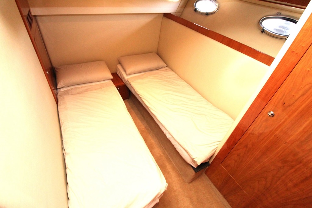 foto: 10 Rivièra 4700 Sport Yacht