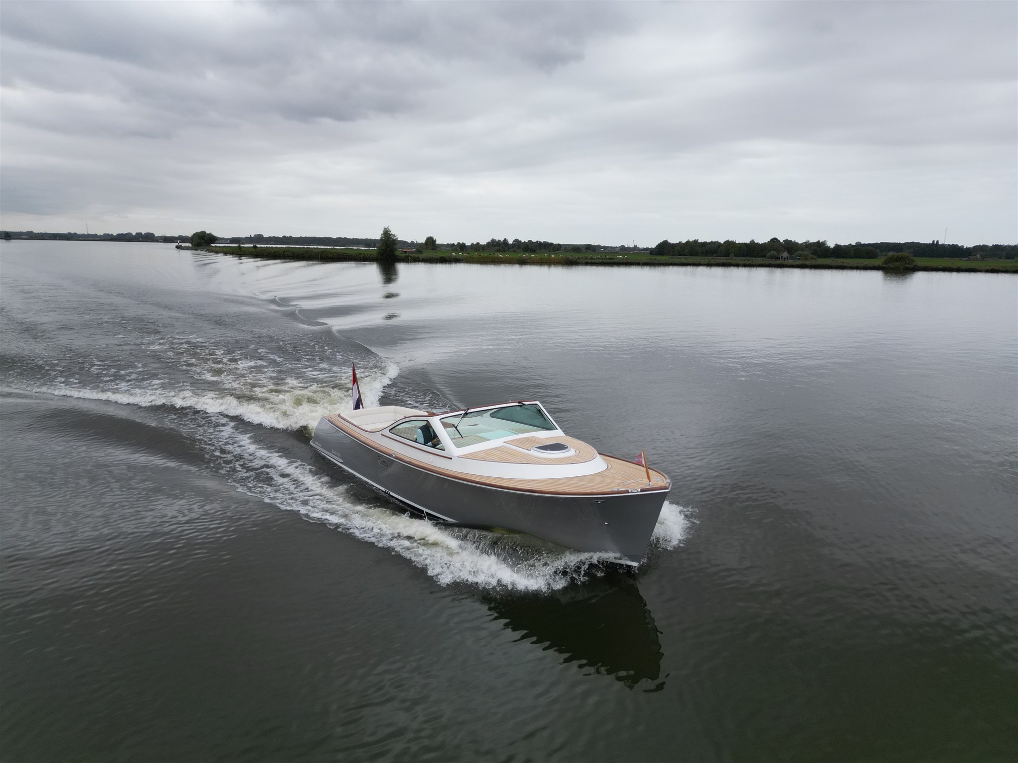 foto: 14 Long Island 33 Runabout