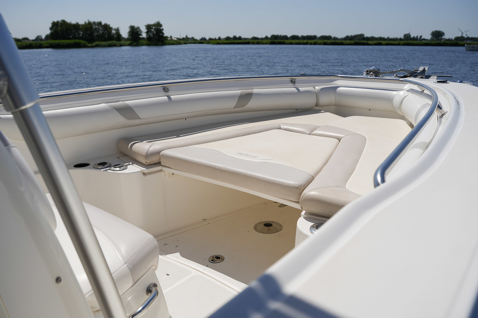 foto: 18 Boston Whaler 270 Outrage