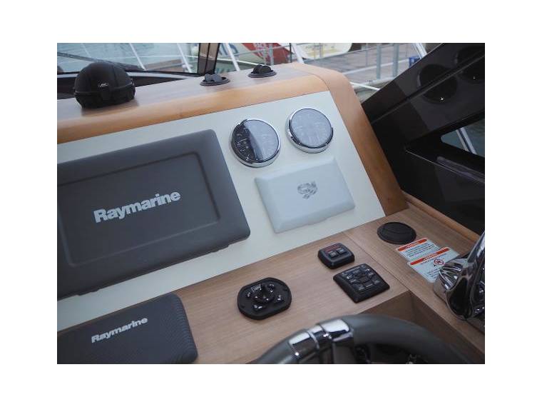 foto: 9 Sealine F 46
