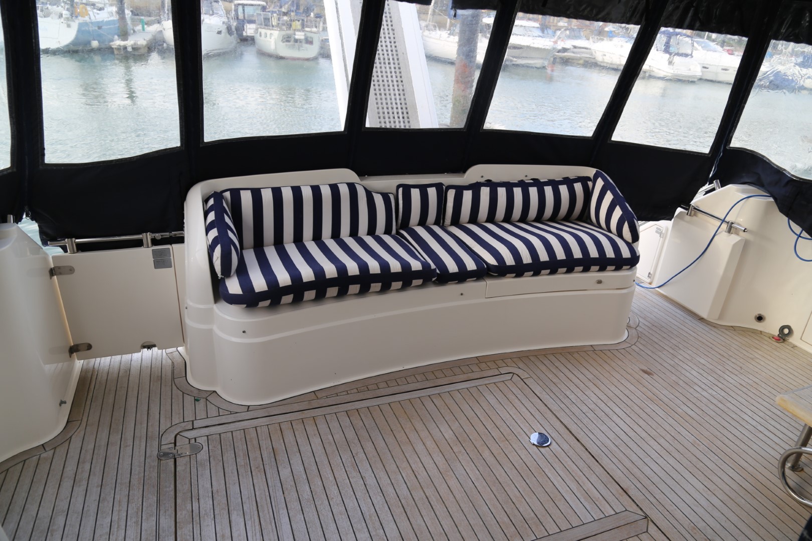 foto: 8 Fairline  Squadron 58