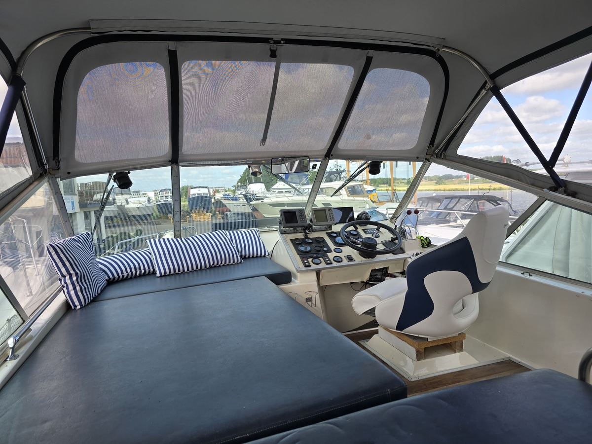foto: 7 Fairline  32 Phantom