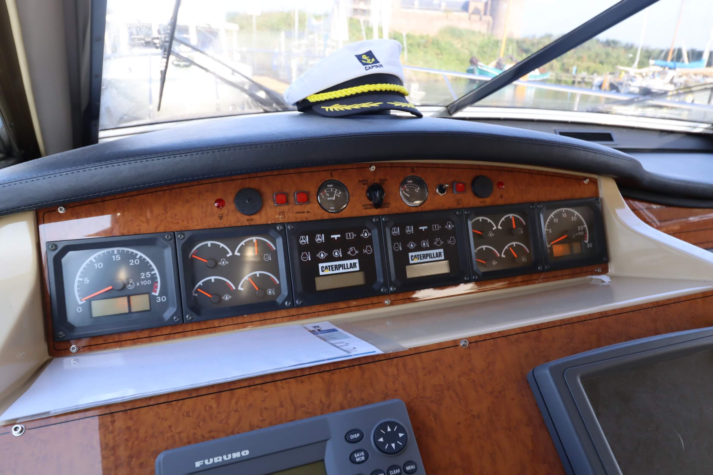 foto: 12 Ferretti Yachts 530