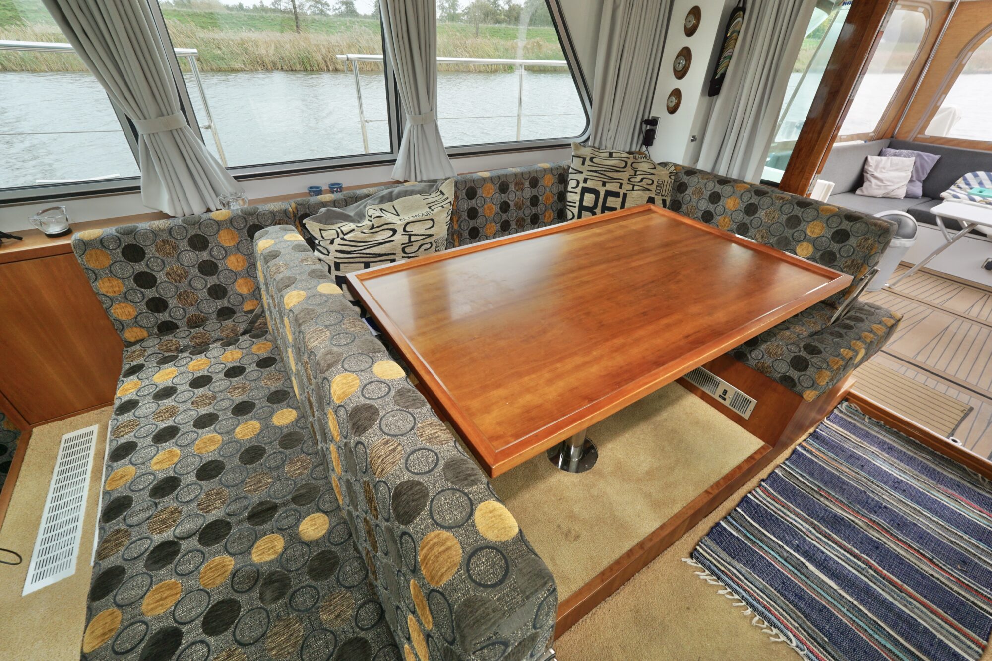 foto: 37 Serious Yachts Serious Yachts Gently Low Bridge 14.50 Sedan