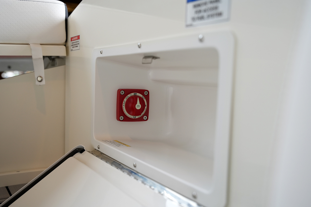 foto: 35 Sea Ray SPX 230 Outboard