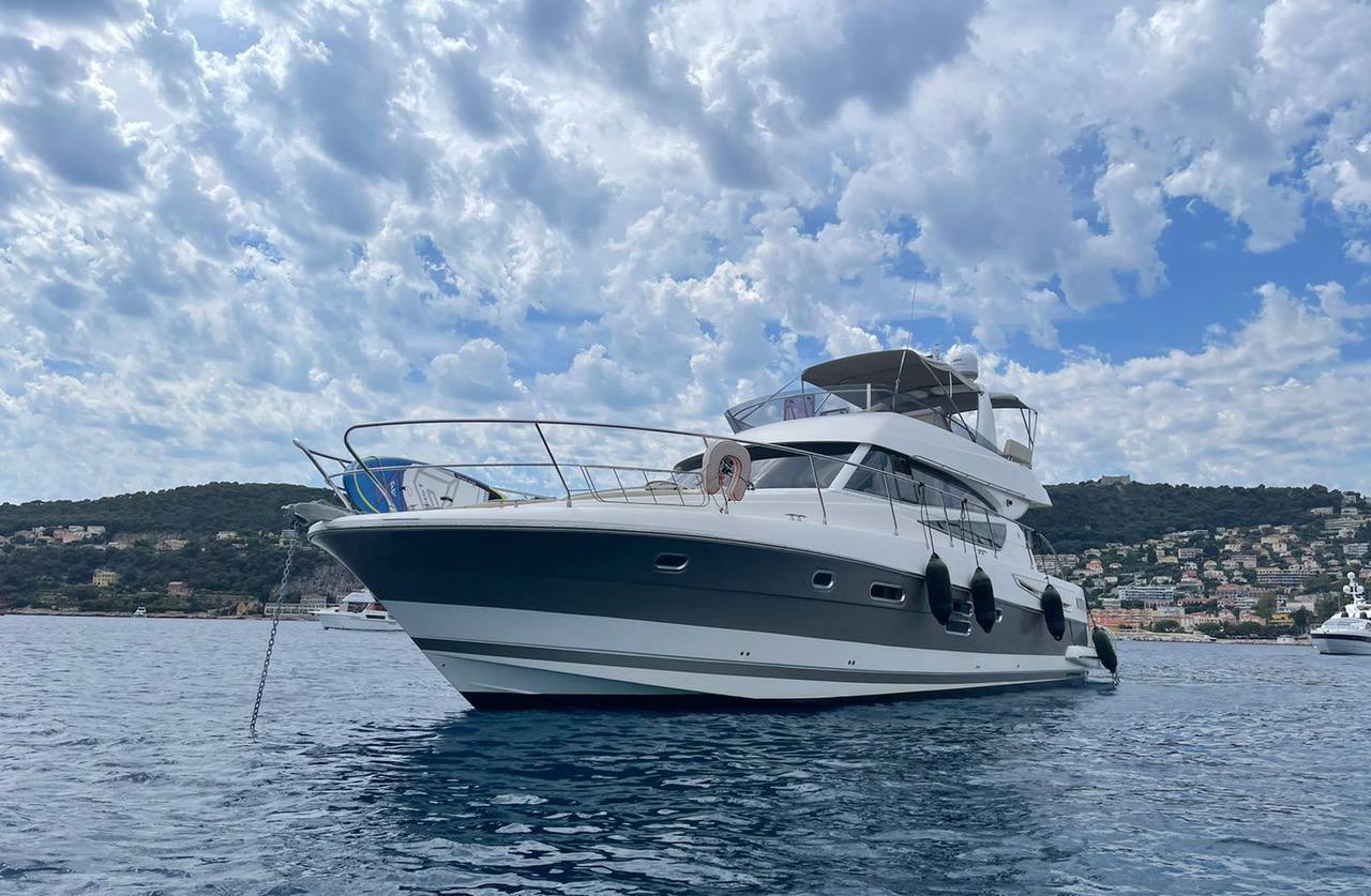 foto: 11 Prestige 50 fly