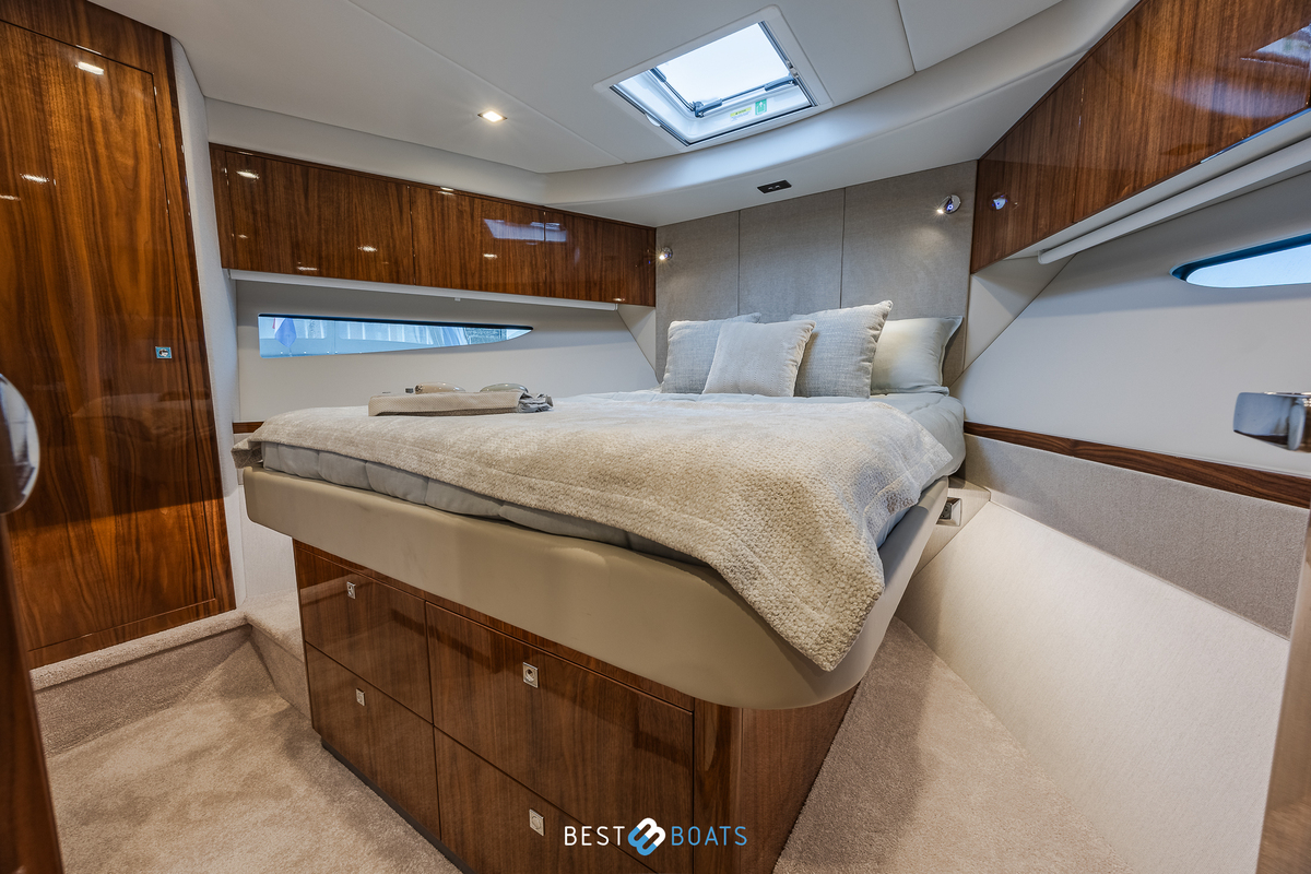 foto: 26 Riviera 4600 SPORT YACHT-PLATINUM EDITION