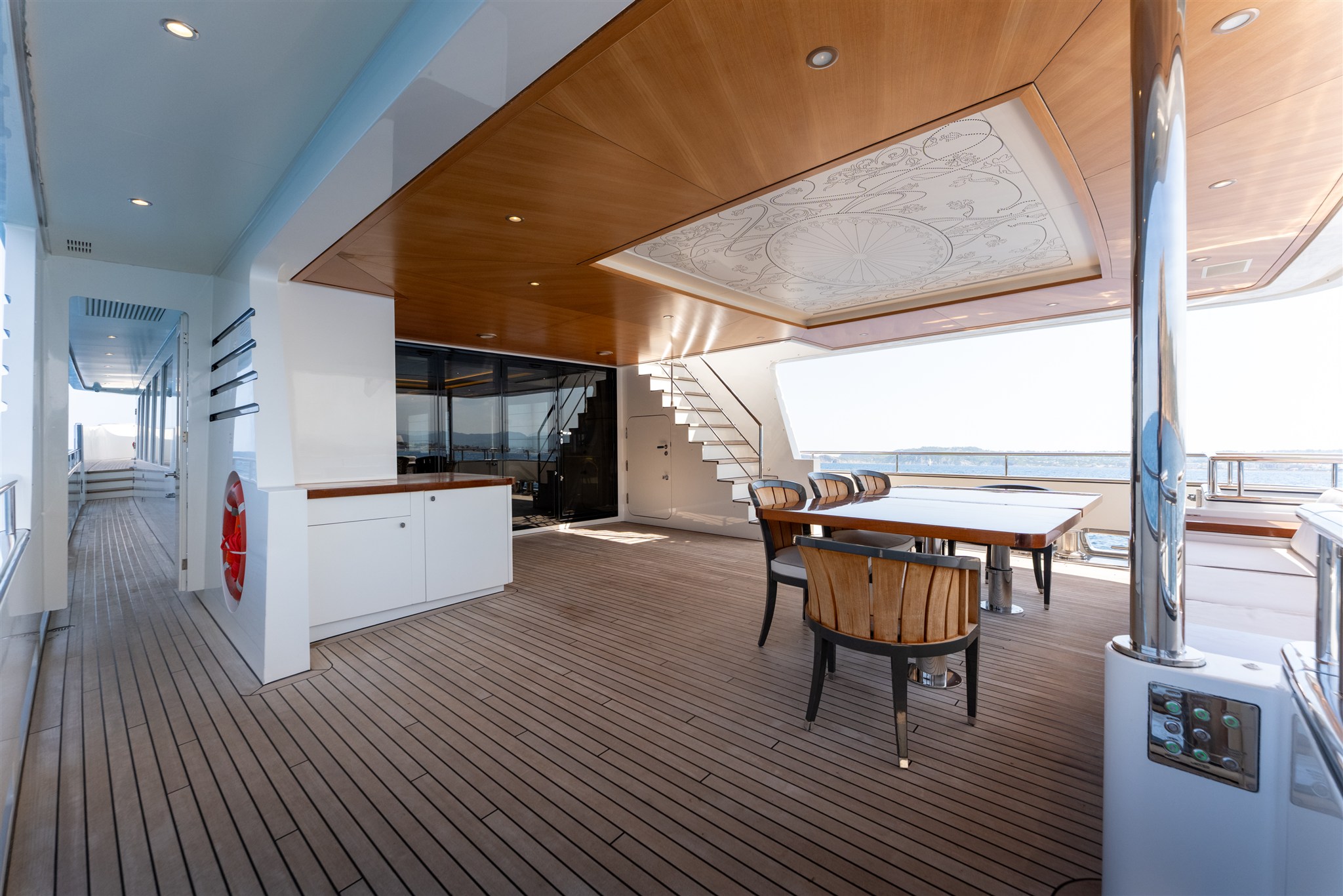 foto: 19 Van Der Valk Shipyard Custom Explorer