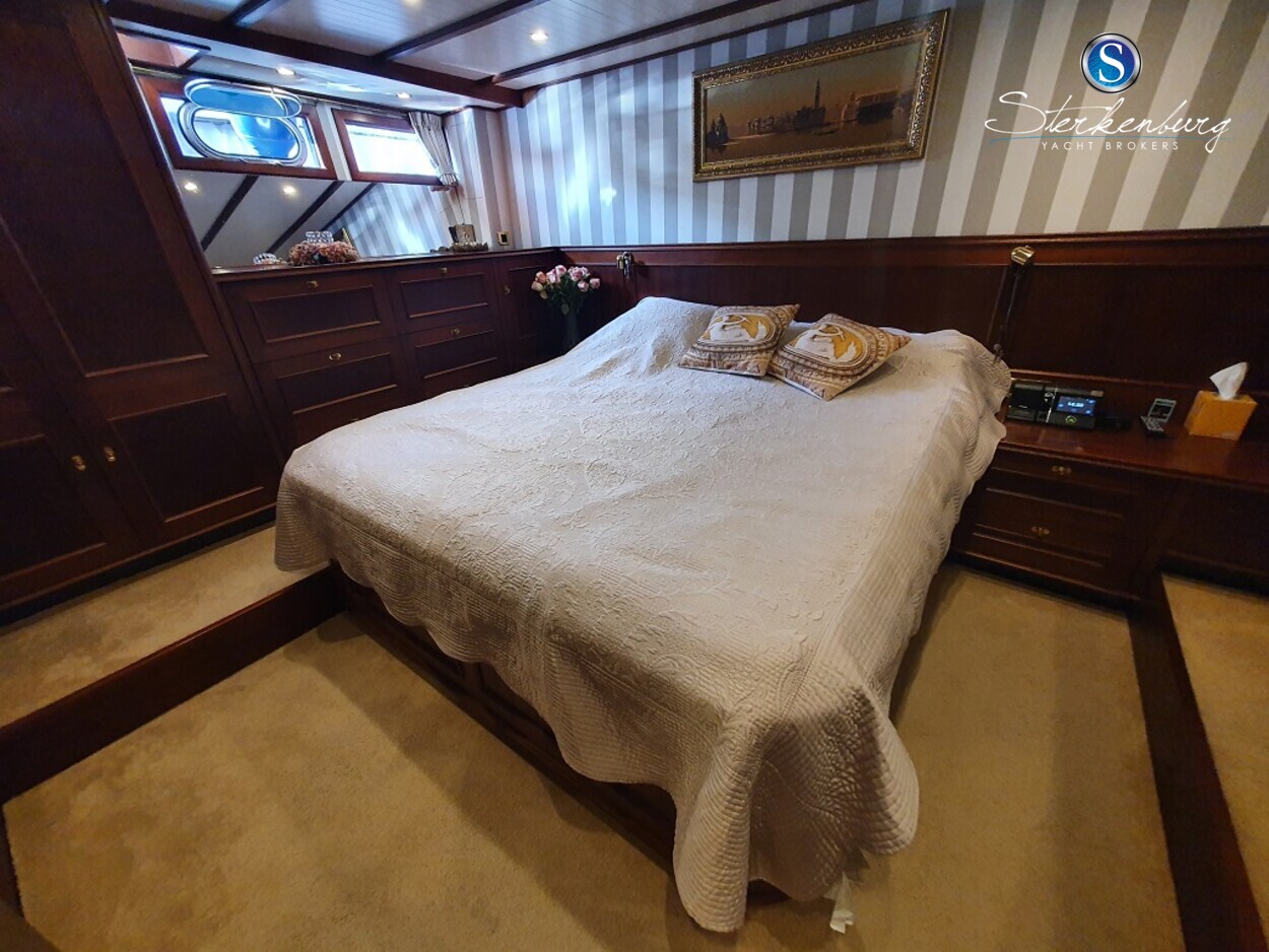 foto: 40 Alm Delfino 60