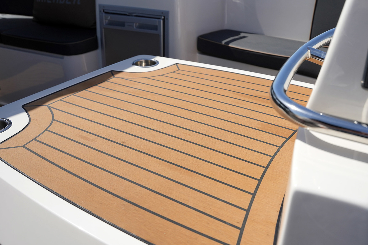 foto: 24 Interboat Intender 820