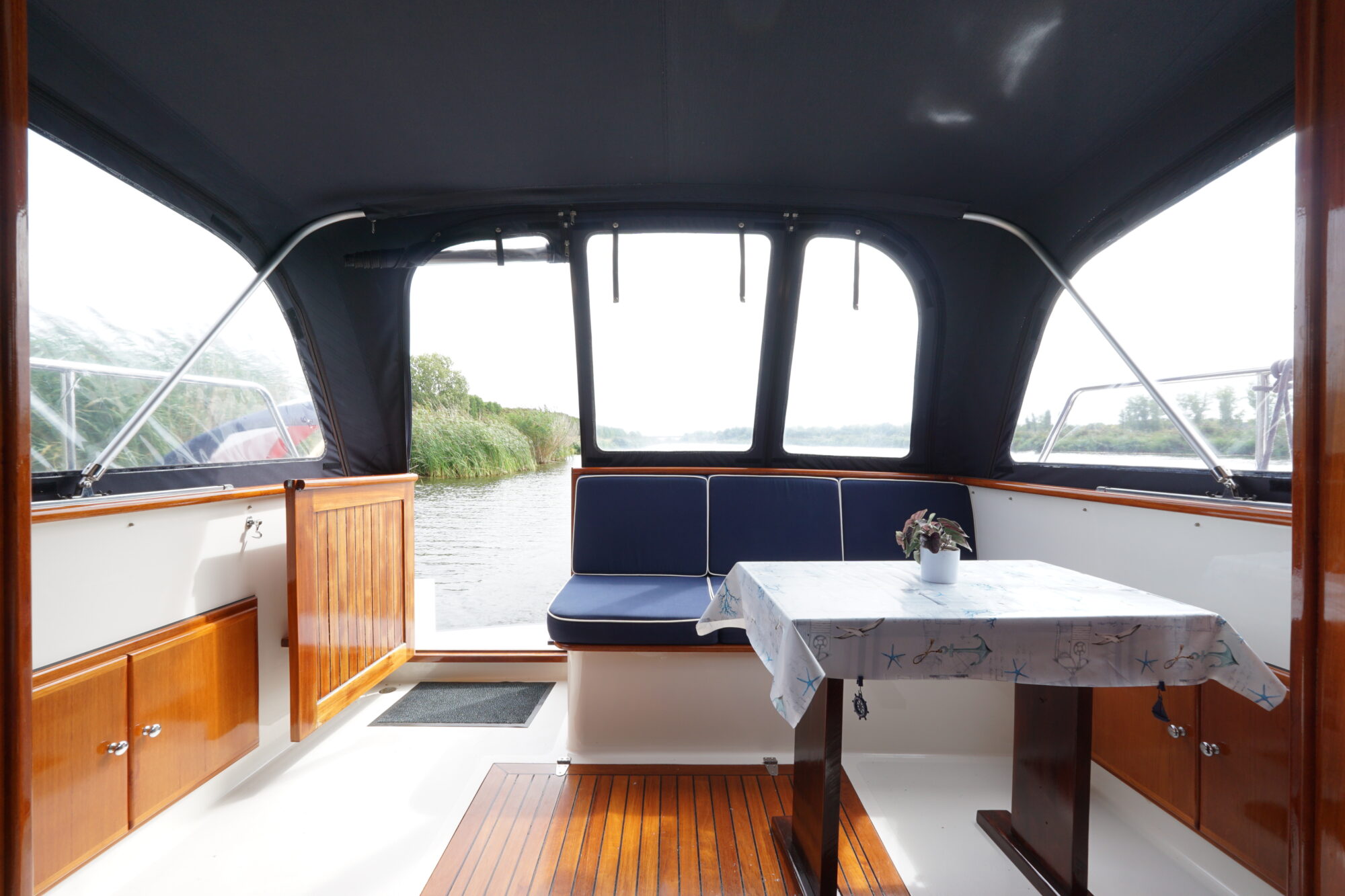 foto: 16 Crown yachts Crown Kruiser 10.90 ZLK Spiegeldeur