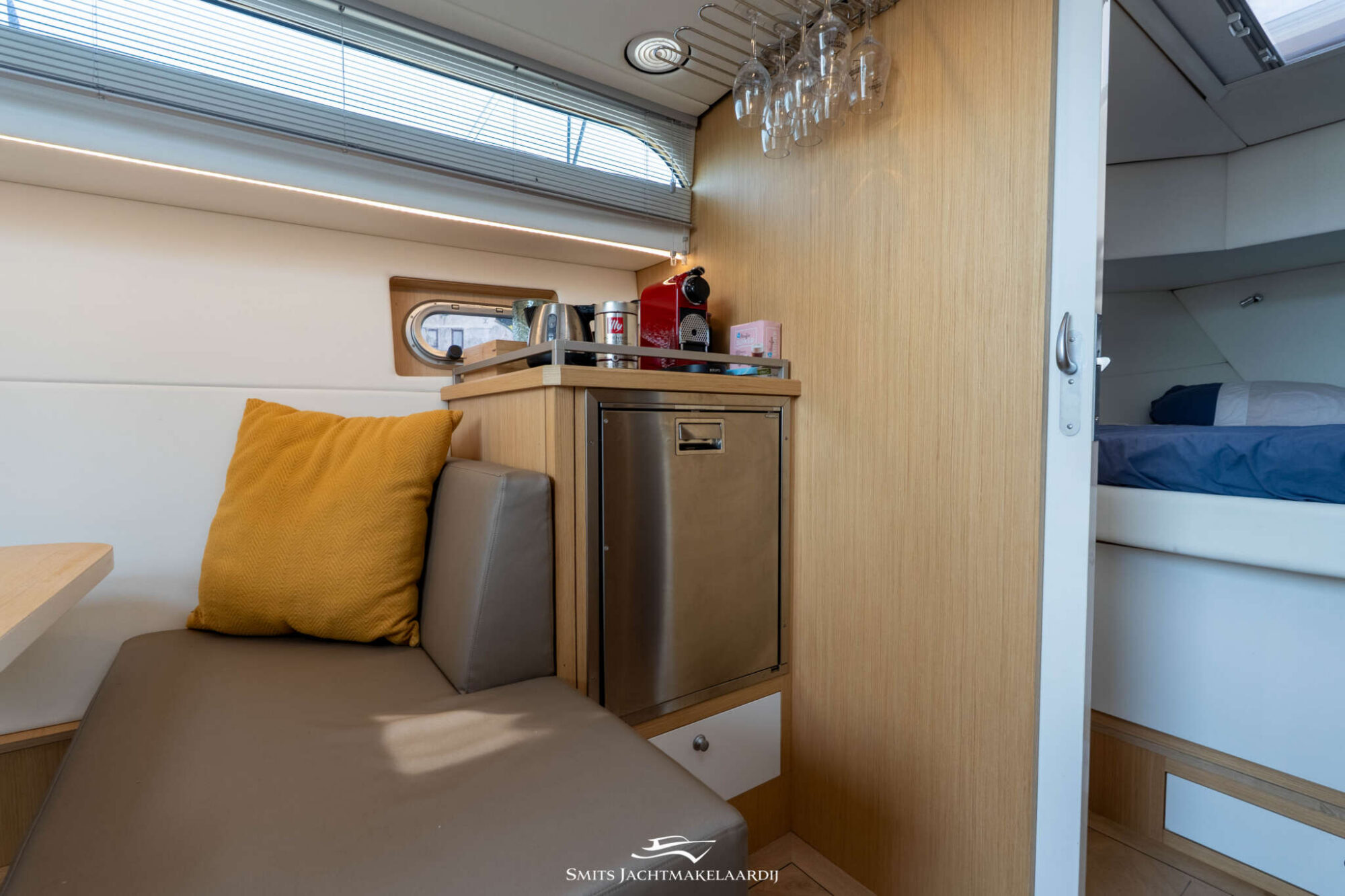 foto: 24 Crown yachts Crown Keyzer C107 Cabrio