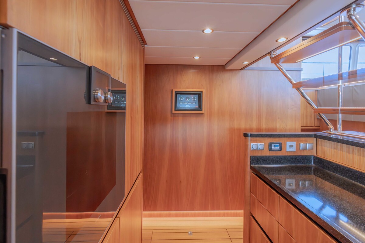 foto: 83 Linssen Grand Sturdy 590 AC Wheelhouse L-Class