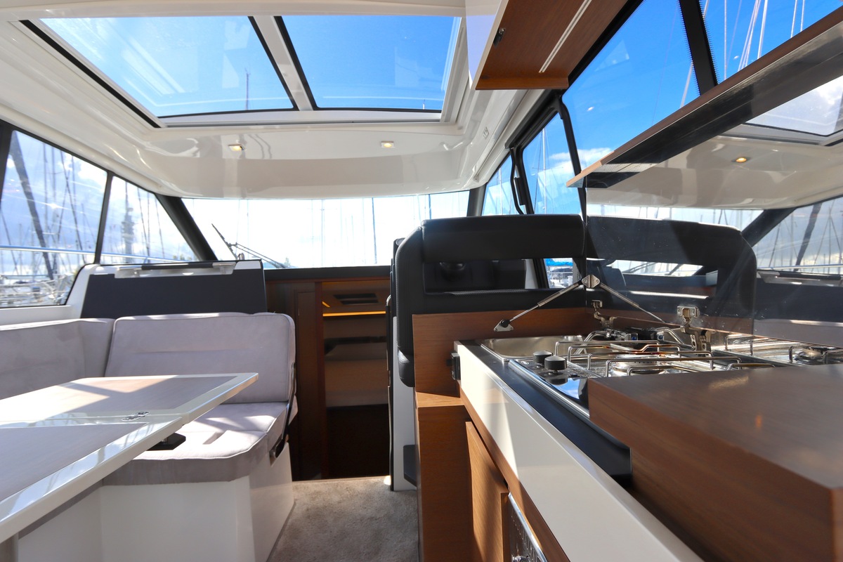 foto: 14 Jeanneau NC 33