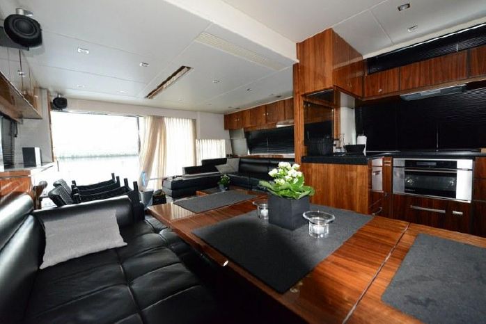 foto: 5 Fairline Squadron 65