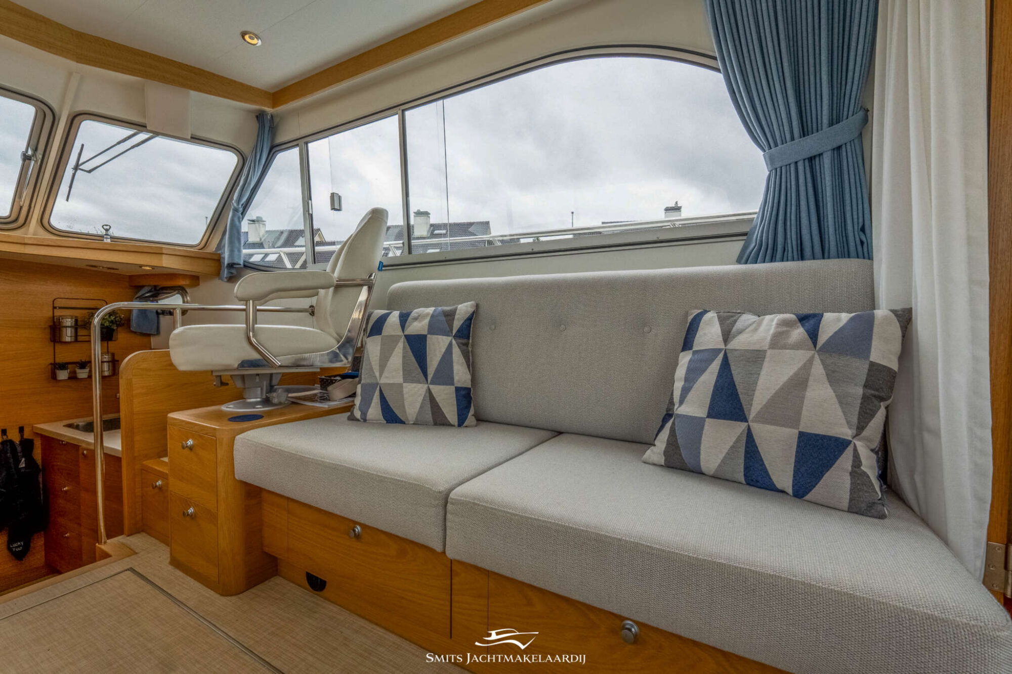 foto: 16 Vedette Vedette 33 Salon Comfort Line