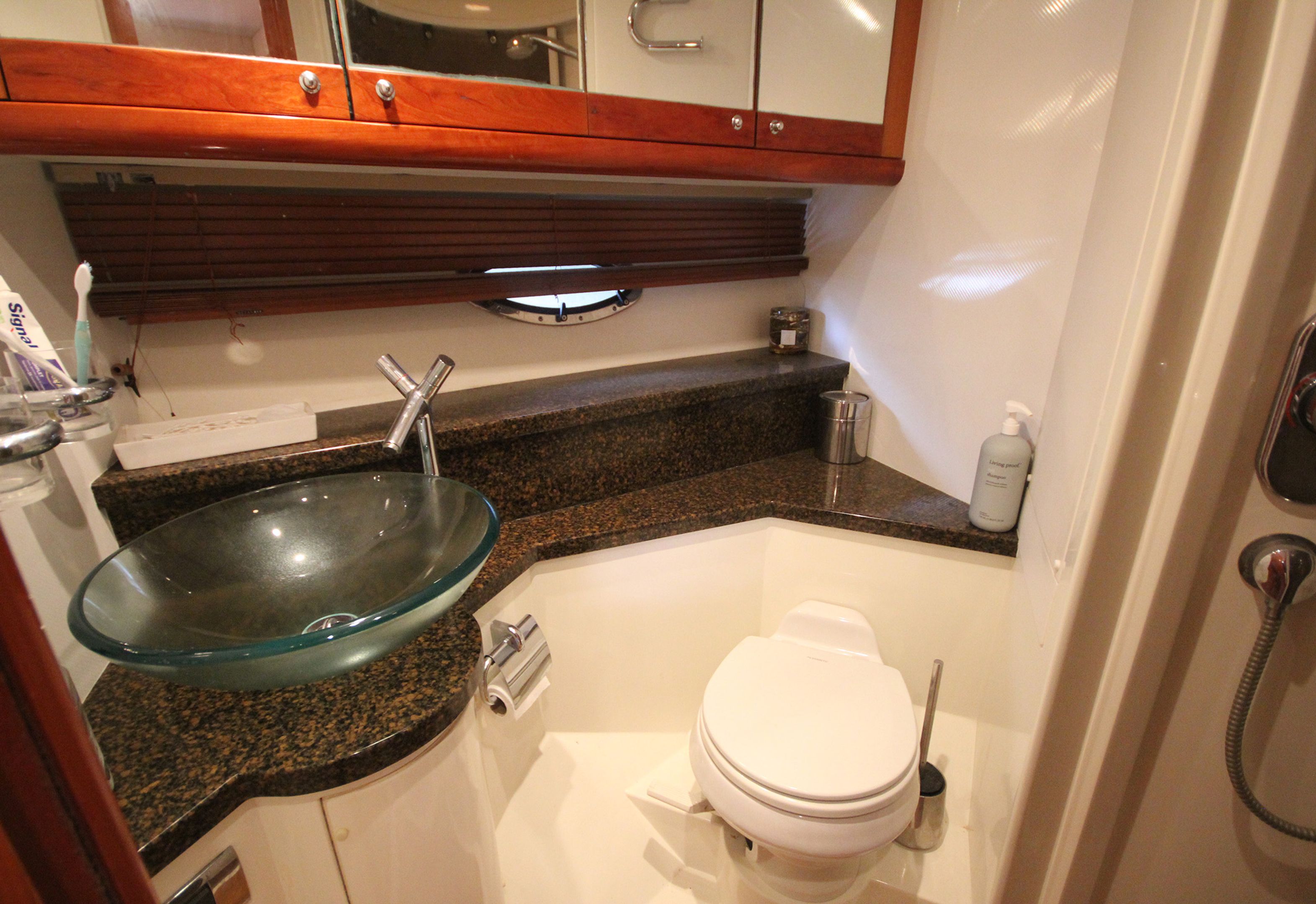 foto: 9 Sunseeker Portofino 53