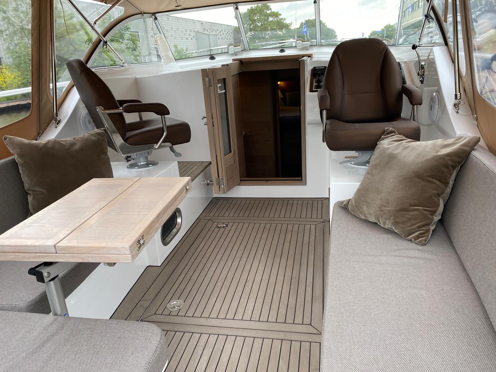 foto: 8 Vedette 10.30 Cabin Comfort Line