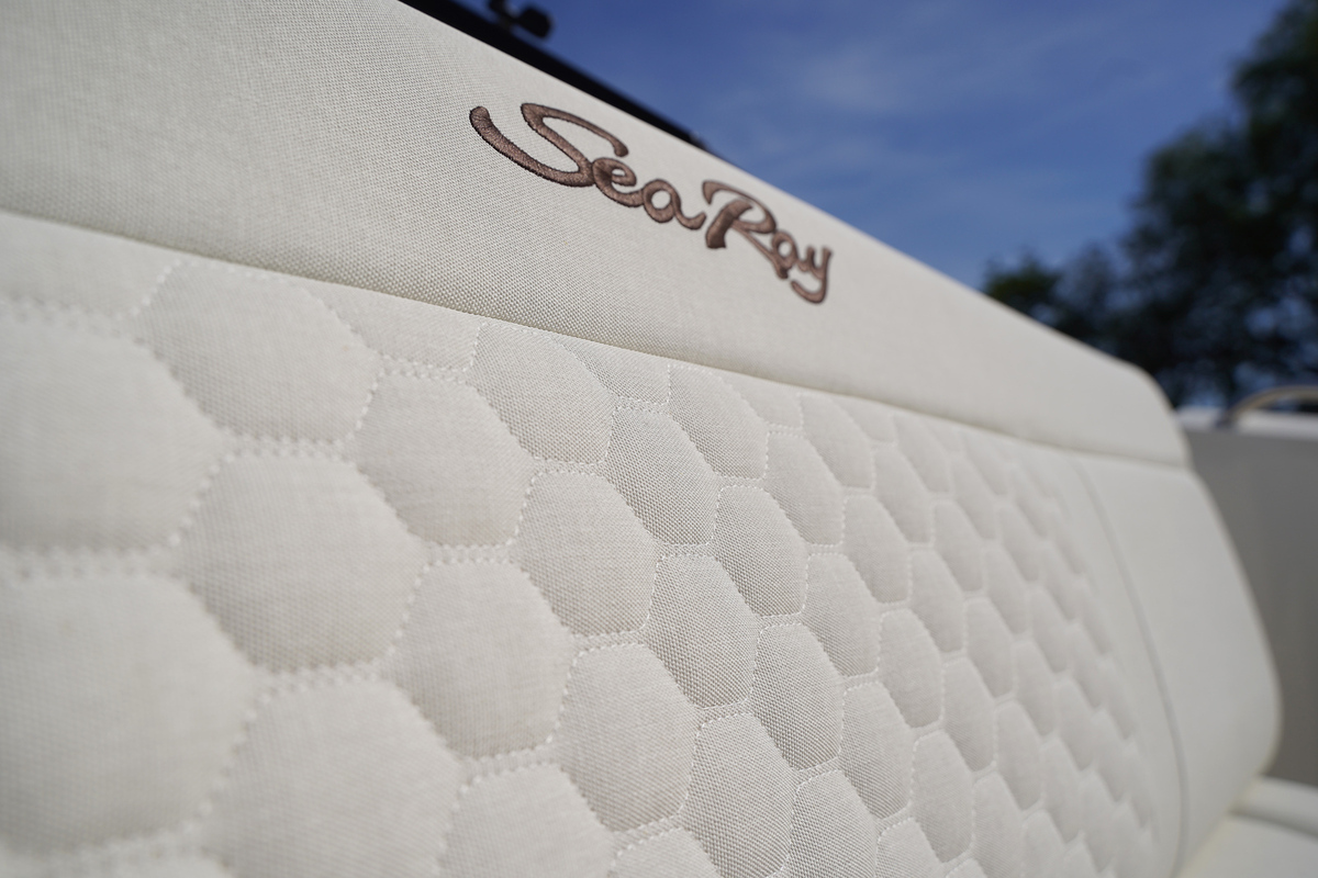 foto: 15 Sea Ray SPX 190 Nieuw Model (Harlow Coconut Bekleding)