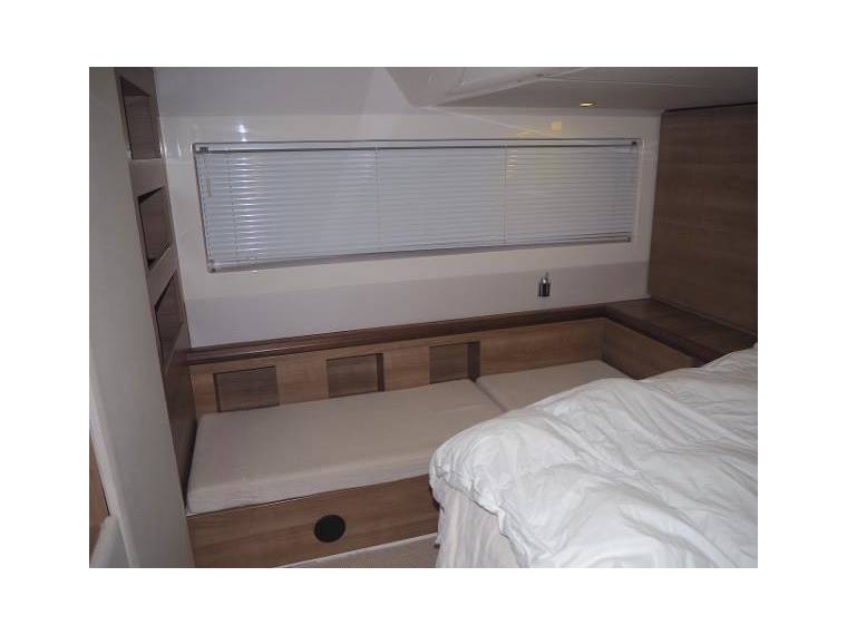 foto: 10 Sealine F 46