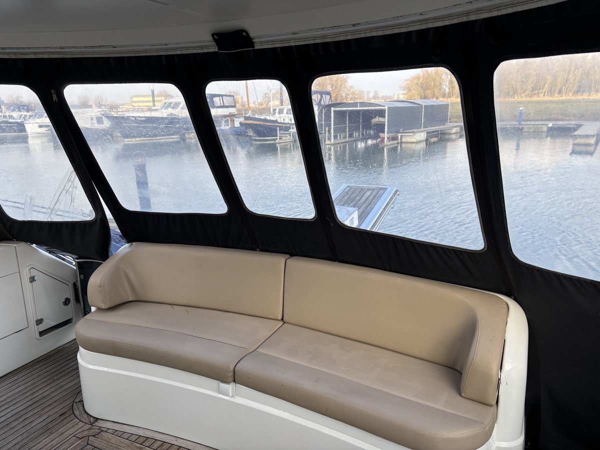 foto: 12 Fairline Squadron 52