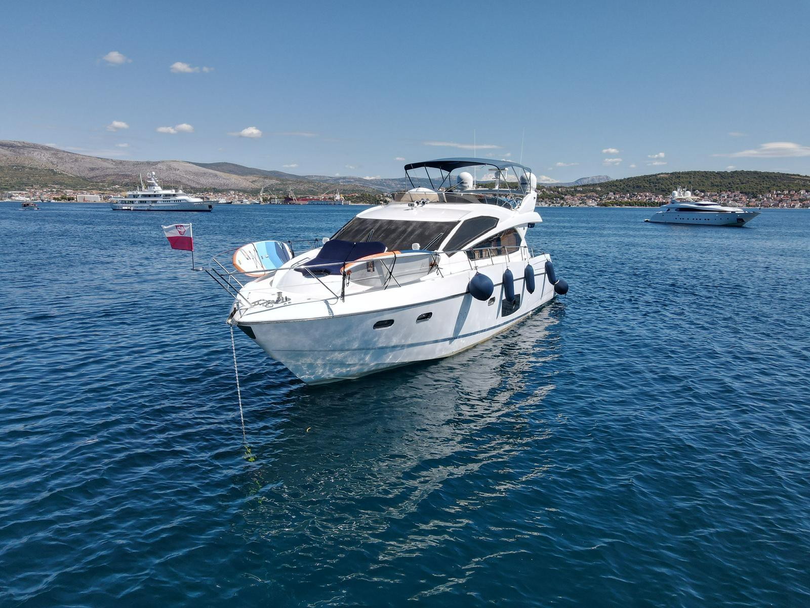 foto: 11 Sunseeker Manhatten 63