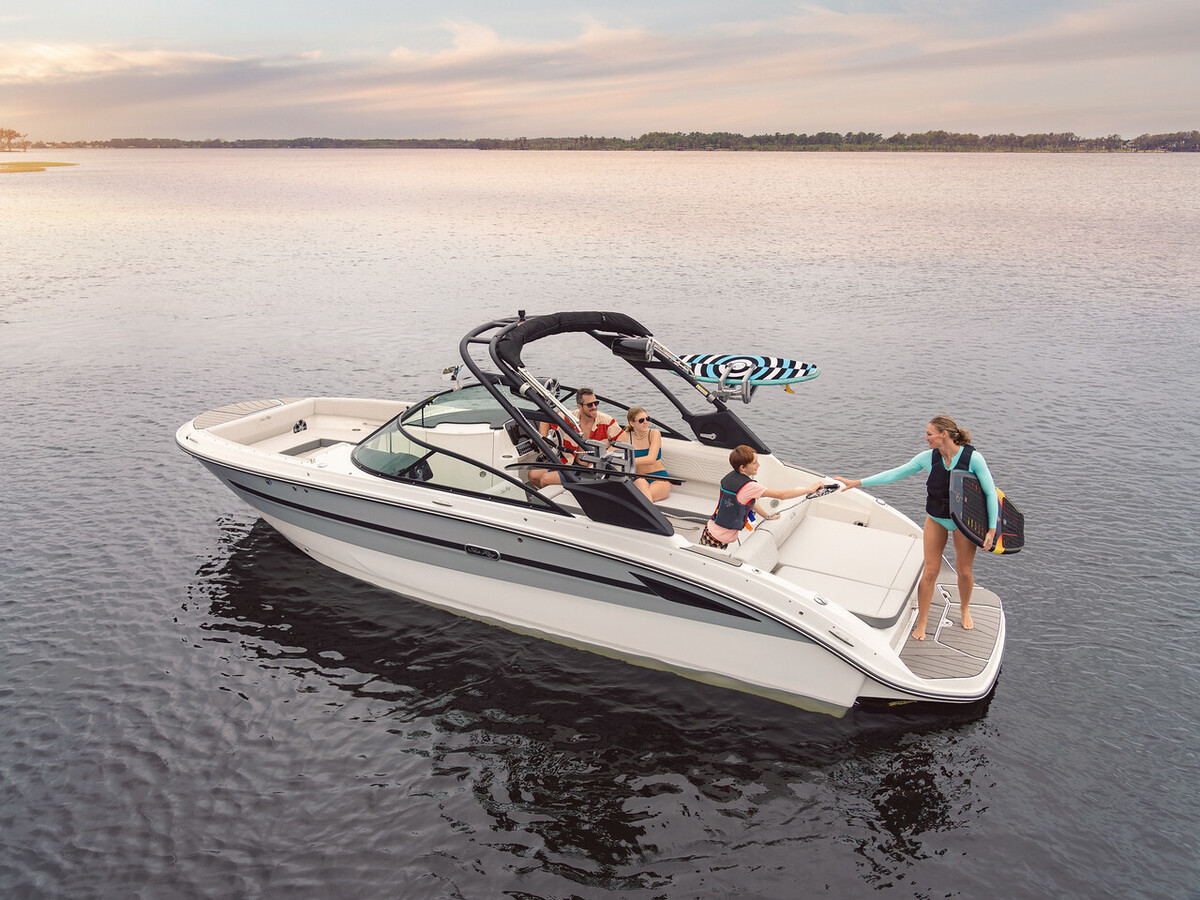 foto: 30 Sea Ray SDX 270 Surf