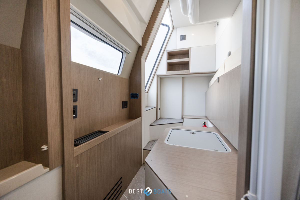 foto: 35 Absolute  Navetta 52