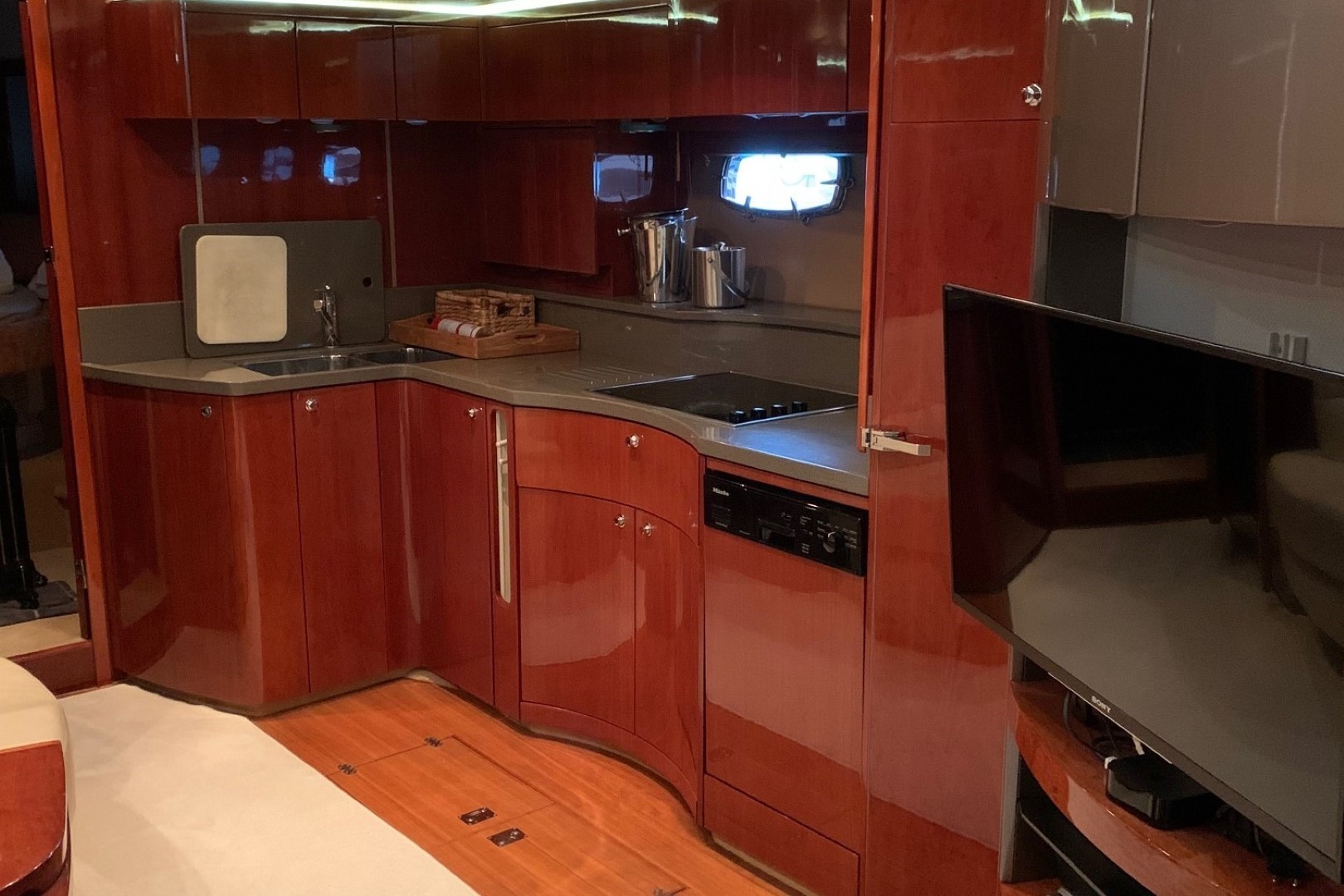 foto: 12 Fairline  Targa 62