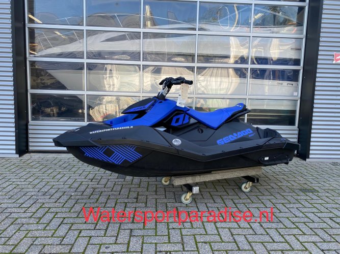 hoofdfoto: 1 Sea-Doo SPARK TRIXX 2 UP